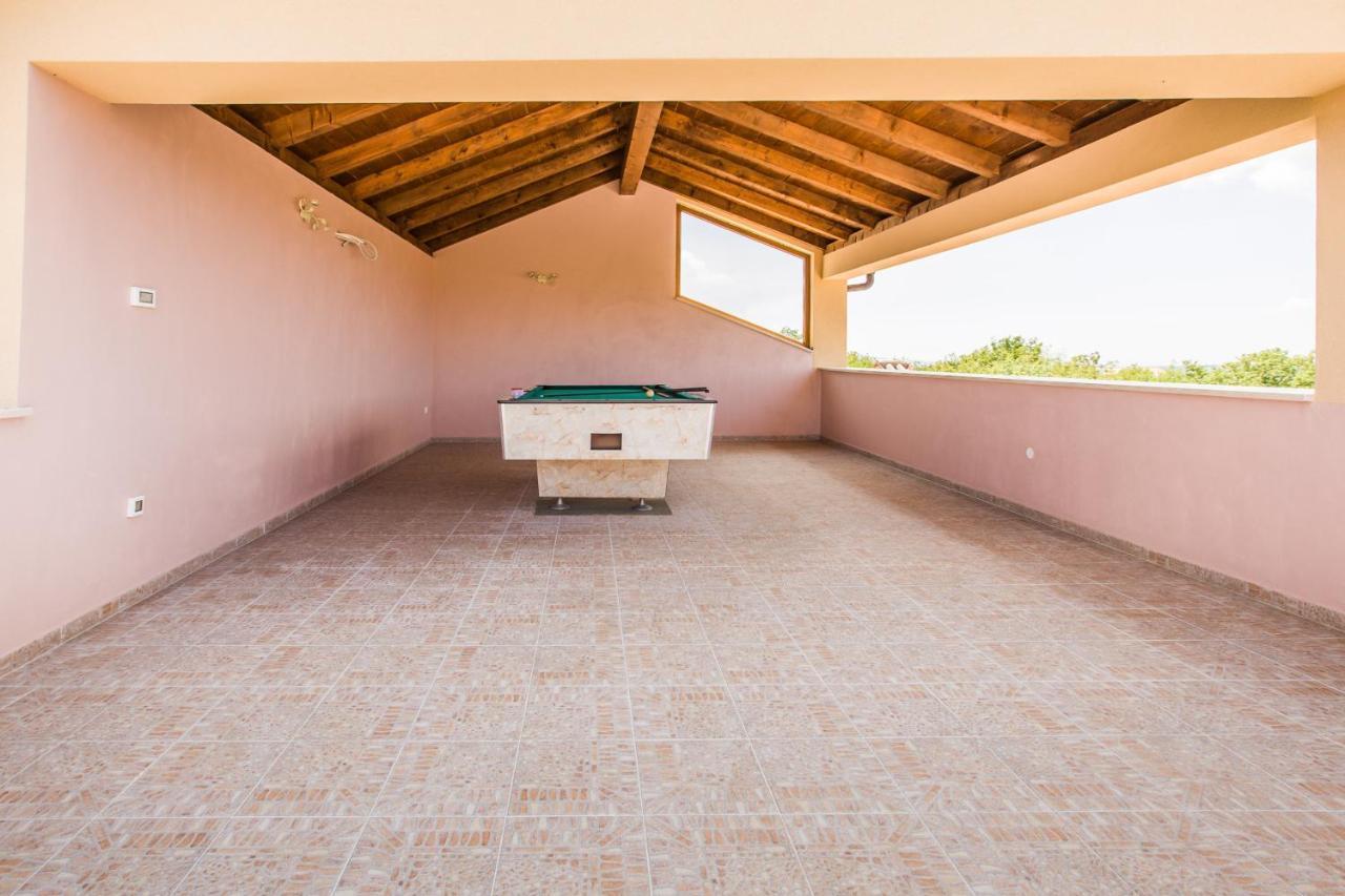 Villa Nabucco Kras Exteriör bild